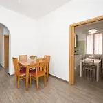 La Maison De La Couturiere